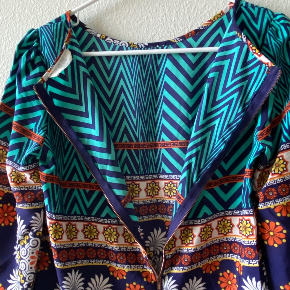 Unique Printed Top - Picture 8 of 9